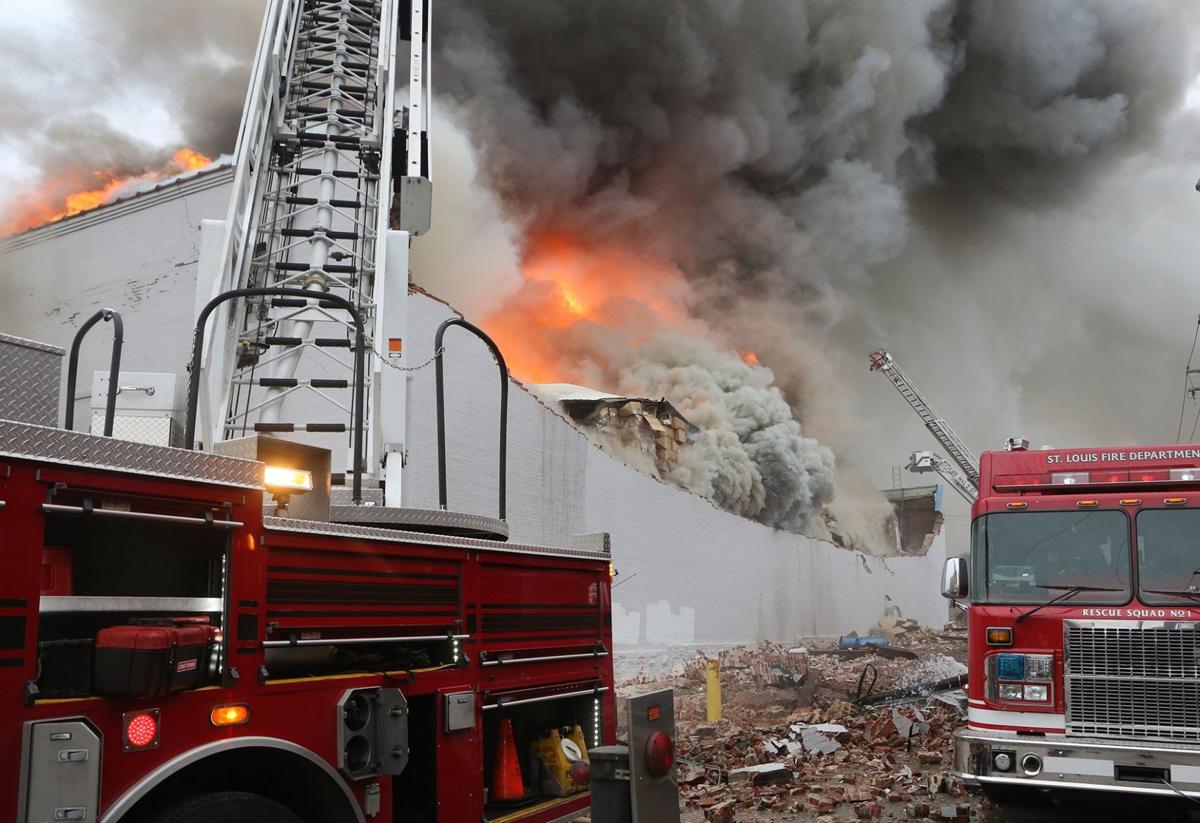 Five-alarm fire destroys St. Louis warehouse