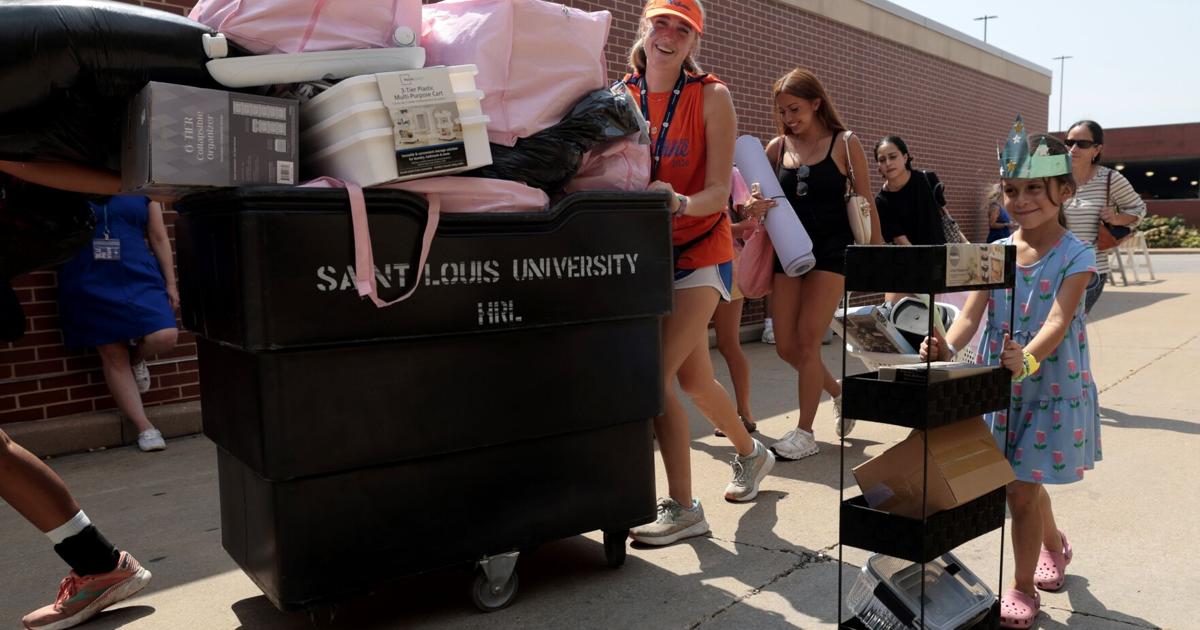 SLU move-in day