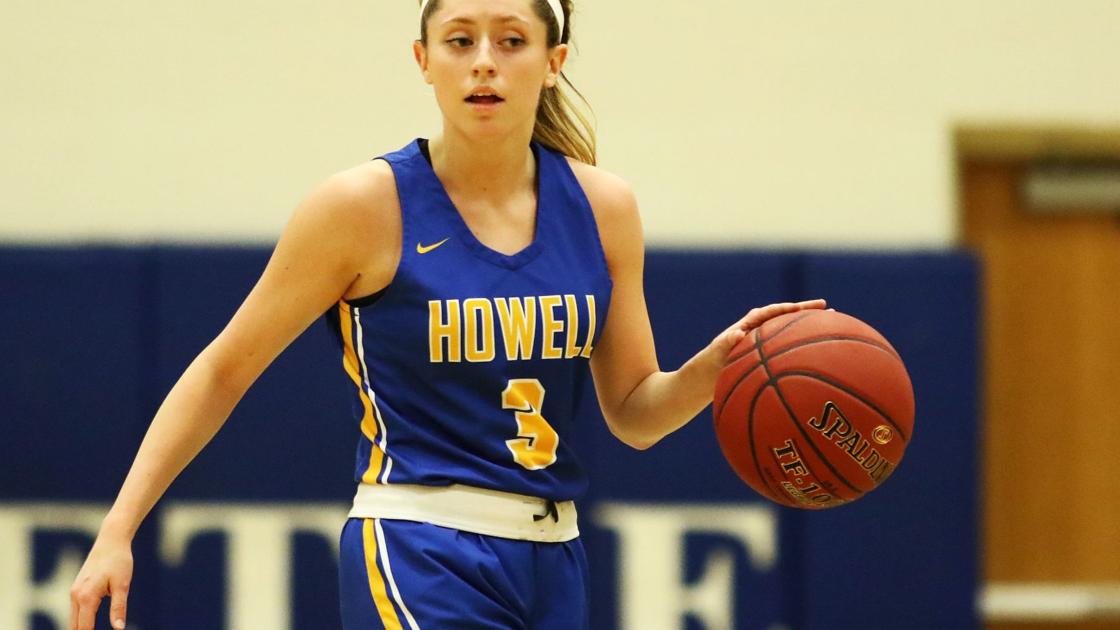 Francis Howell outlasts Fort Zumwalt West to claim another close win