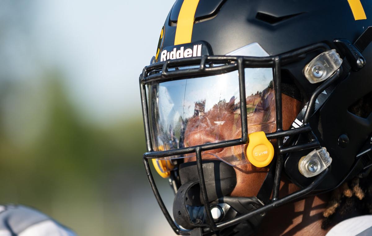 Mistakes cost East St. Louis football in 20-13 loss to St. Frances Academy  - Sports Illustrated High School News, Analysis and More