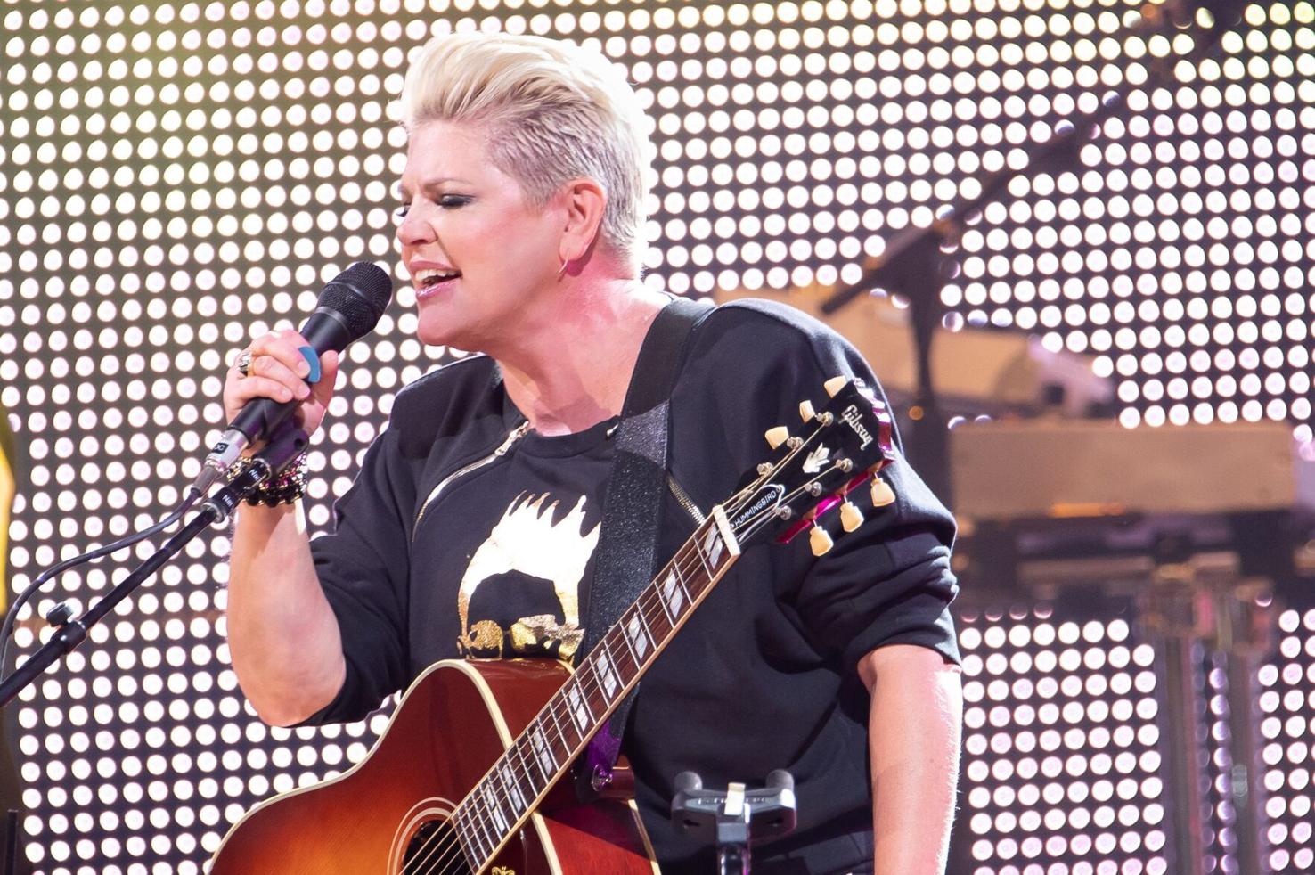 Review The Chicks hatch rousing new tour in St. Louis, and still aren't ready to make nice