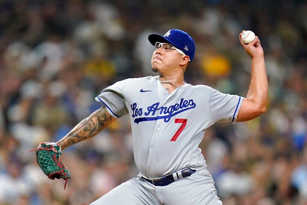 Dodgers' Manny Machado appears to egg on crowd in loss