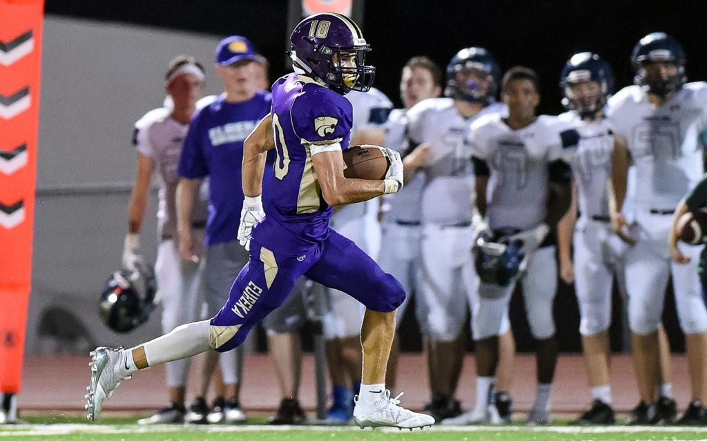 No 8 Large School Valentine Seniors Savor Last Season At Eureka