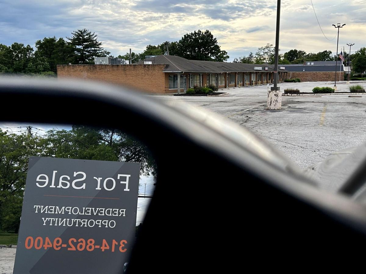 Creve Coeur residents oppose plan for 4-story development on Olive