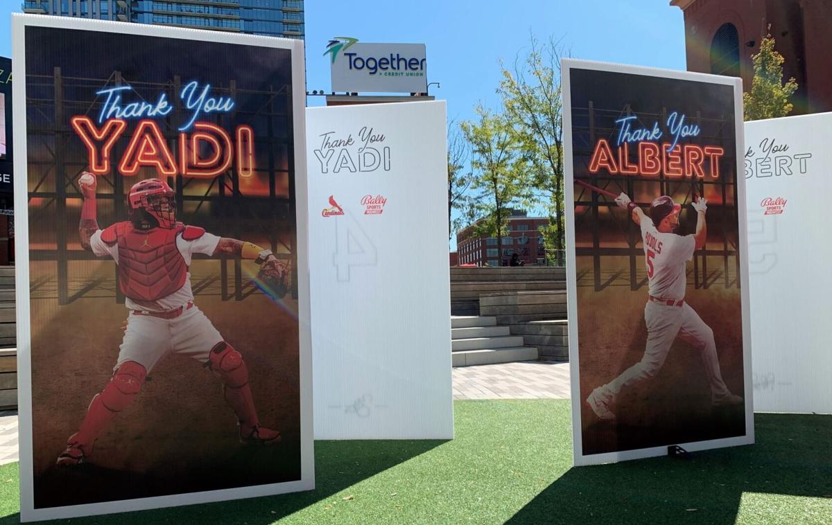 Giant "thank-you" cards that fans can sign for Yadier Molina and Albert Pujols