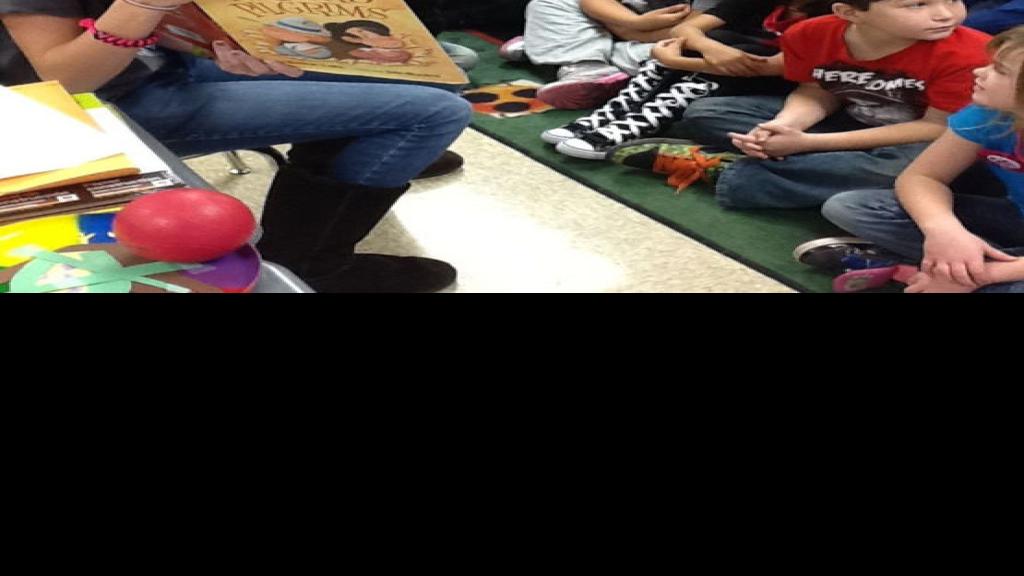 Older students bring Thanksgiving reading to Kreitner Illinois
