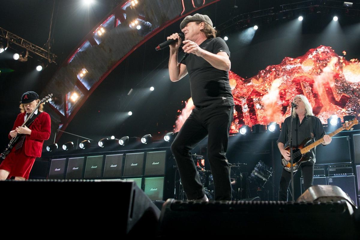 Unstoppable Ac Dc Is Rock Solid At Scottrade Concert Reviews Stltoday Com