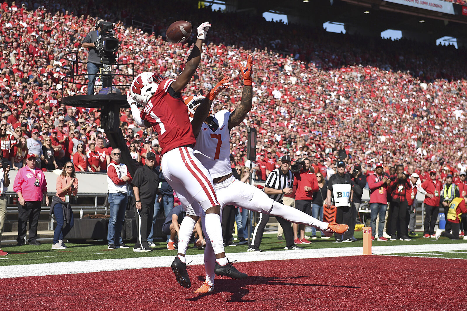 wisconsin football game score