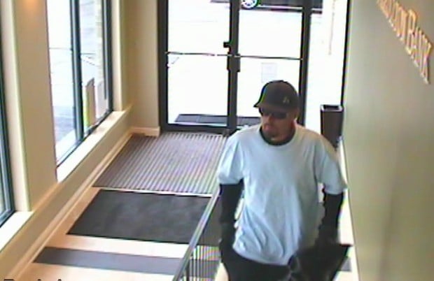 St. Louis police seek man in bank robbery