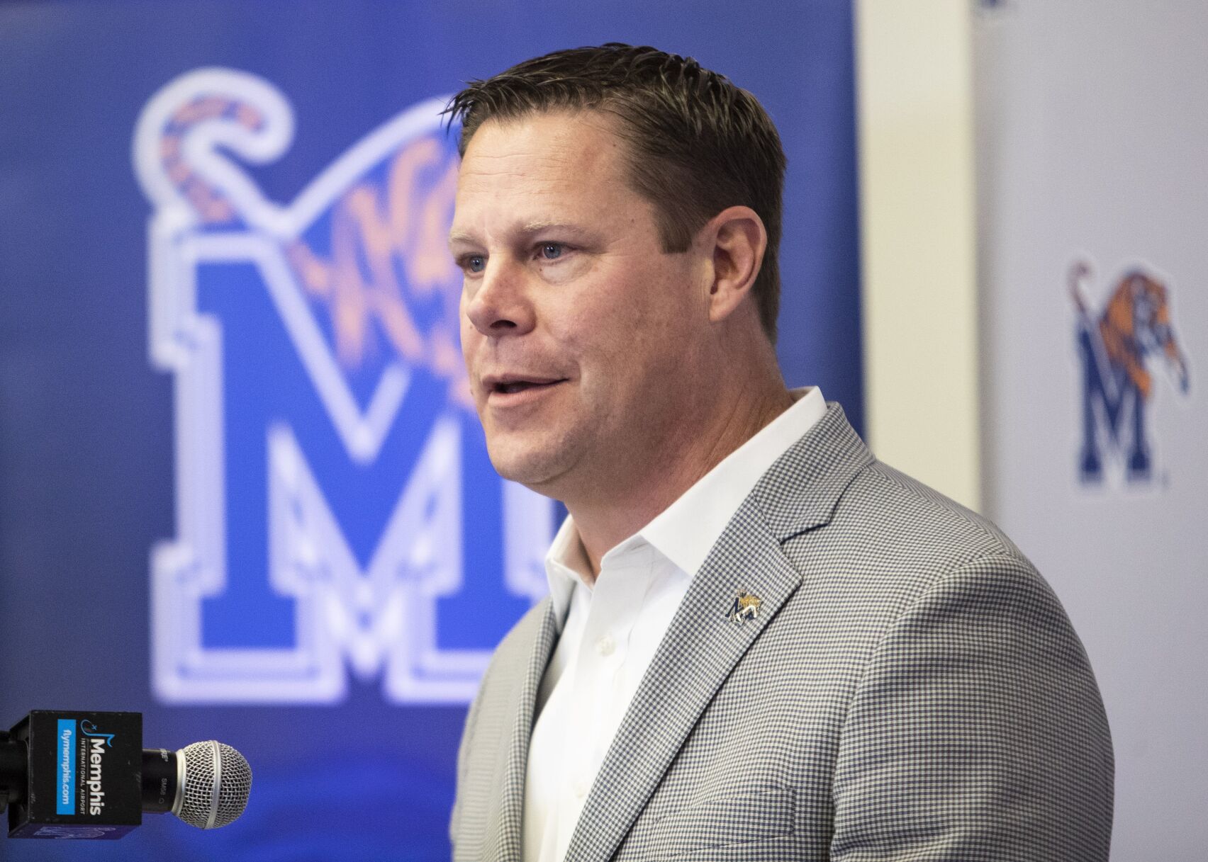 Missouri nearing hire of Memphis' Laird Veatch as new AD