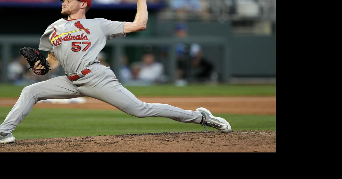 Cardinals' Lars Nootbaar exits game after fouling ball off groin