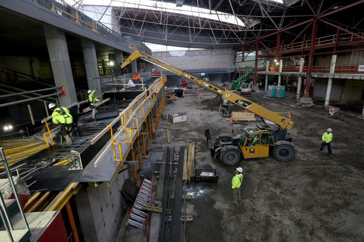 Behind-the-scenes construction tour at the St. Louis Aquairum