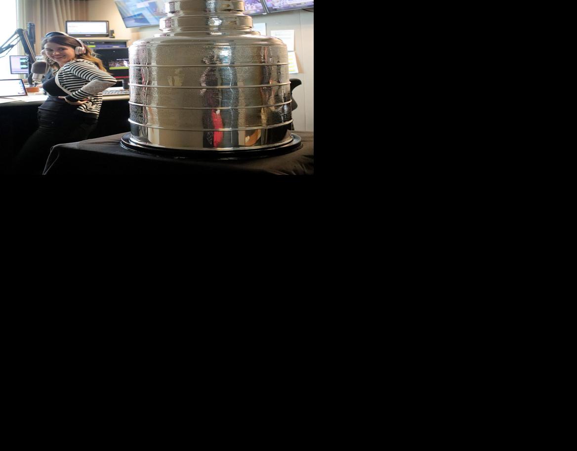 Smith: Merchants peddling knockoff souvenirs cash in on Ducks' Stanley Cup  run – Orange County Register