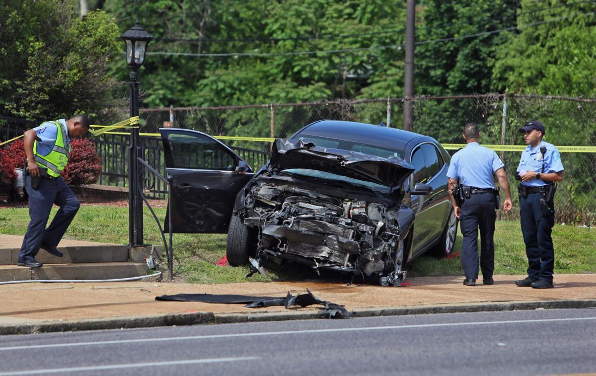 Car fleeing traffic stop in St. Louis crashes, shears second car in two