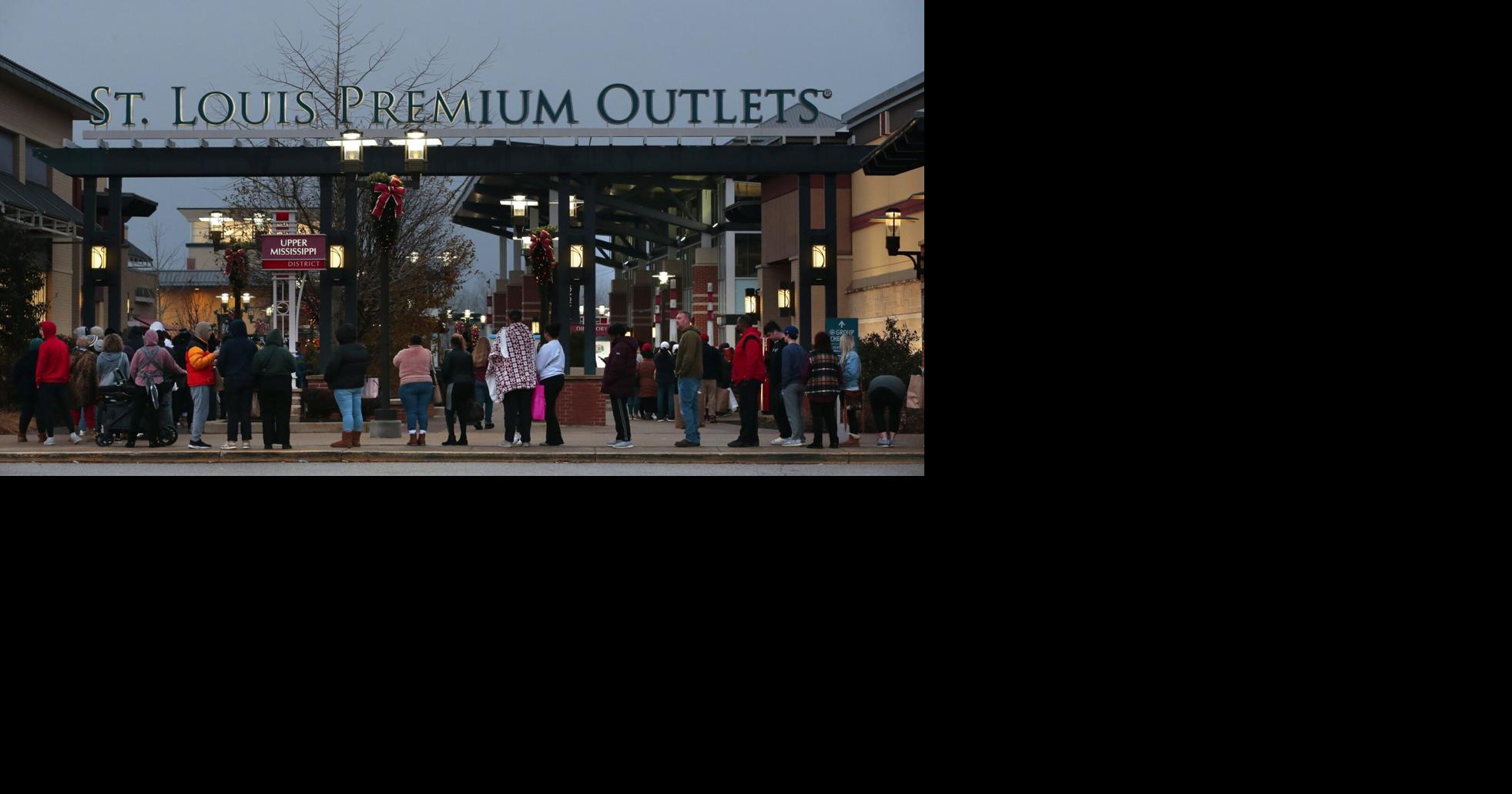 40 acres hit the market near St. Louis Premium Outlets