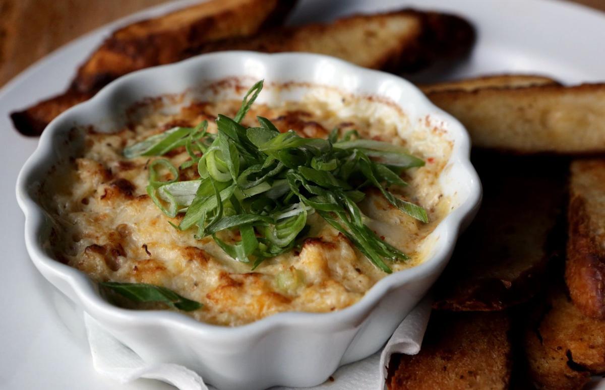 The 10 Best New St Louis Restaurants Of 2016 Off Menu Restaurant Review Olive Oak Blue Crab Bratin