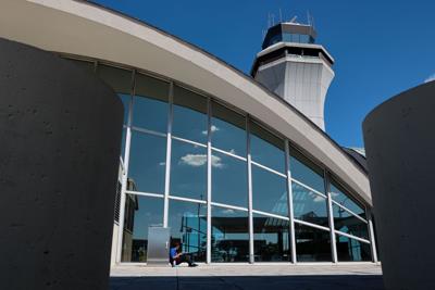 100825_LR_Airport_1.JPGSTL1050140024