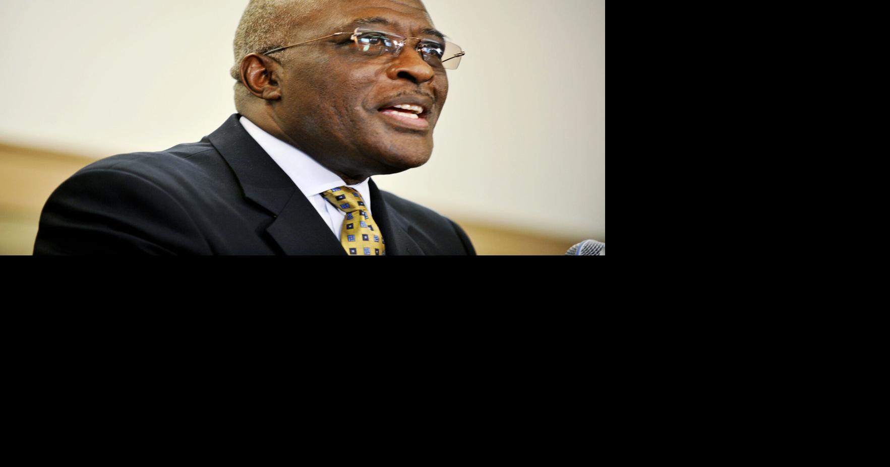 University of Illinois chancellor to step down next June