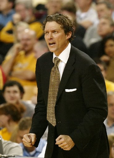 Quin Snyder a finalist to be Bobcats' head coach