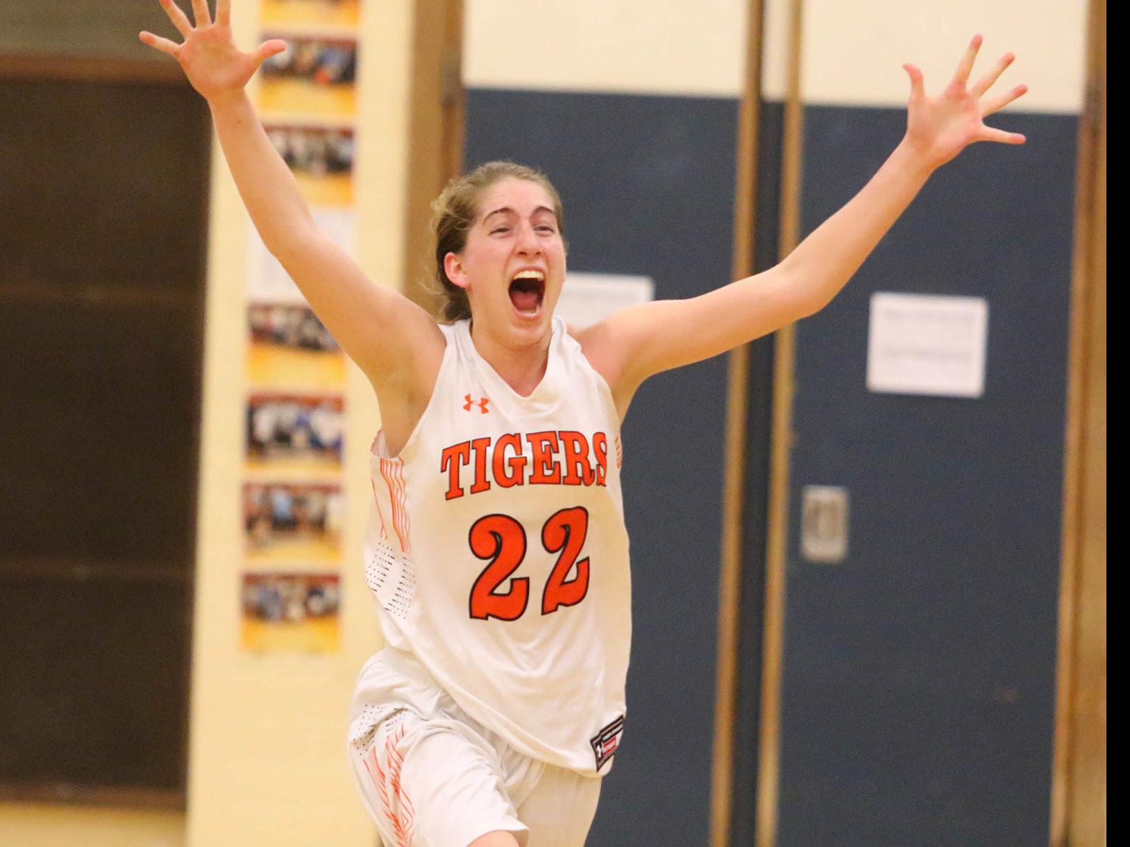 Edwardsville Advances To Elite Eight By Beating Rock Island Again