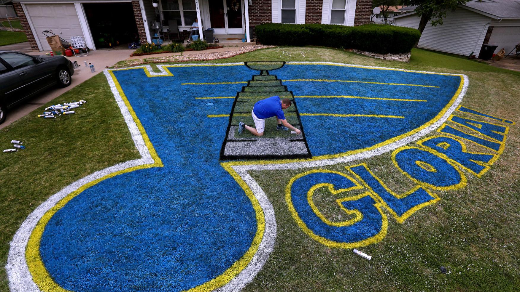 The Parade Kicks Off At Noon St Louis To Celebrate The St