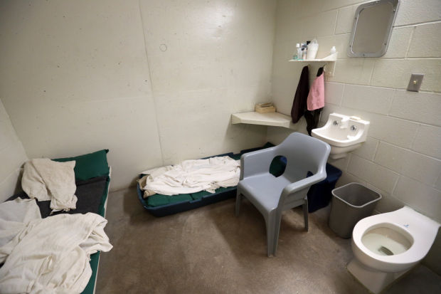 St. Louis County says paying for inmate lawyers might ease ...