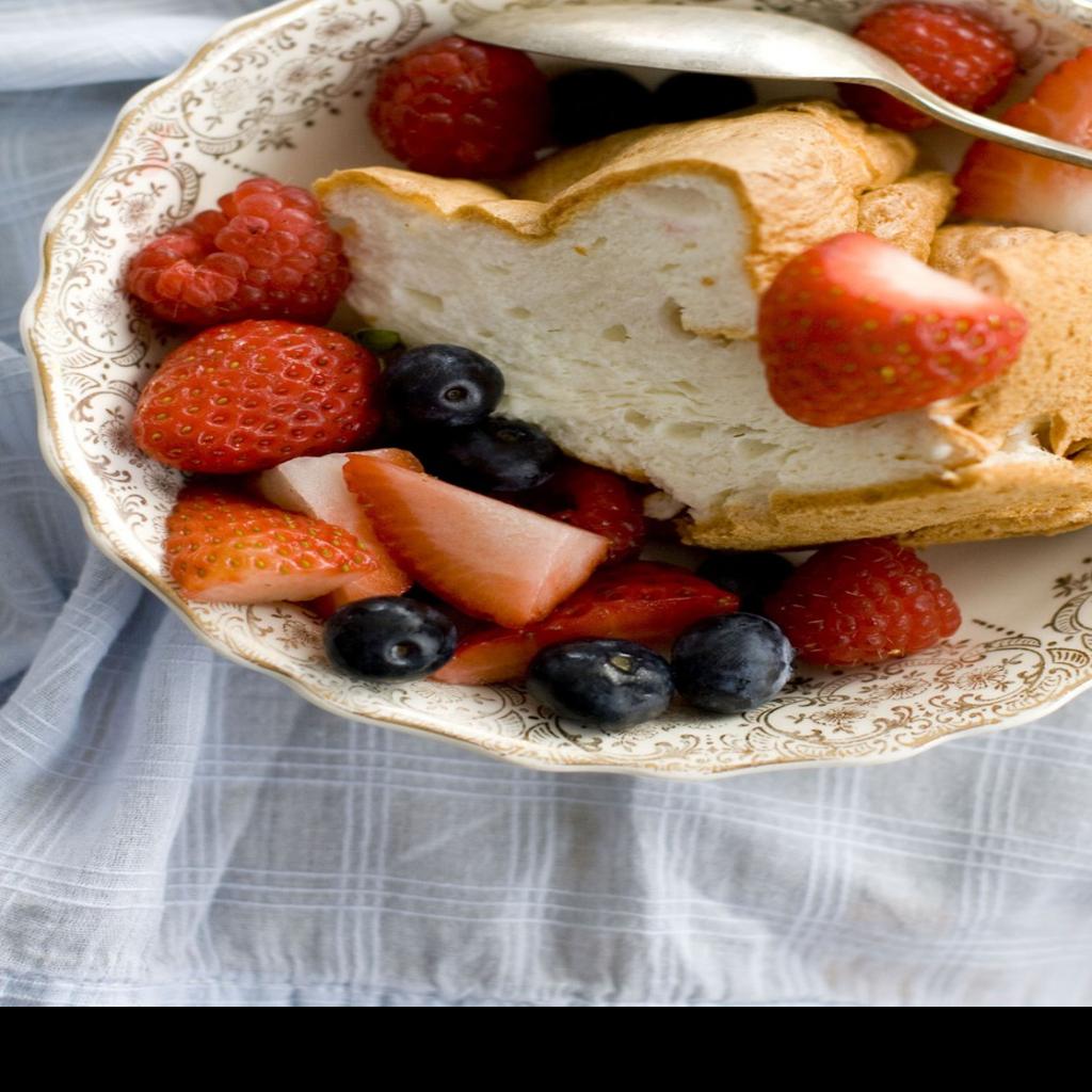 Angel Food Cake Is Low Carb Gluten Free And Easy To Make Food