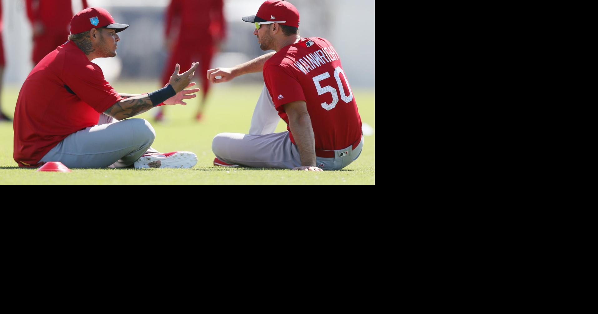 Cardinals veteran Adam Wainwright turned a grounder into a showstopper at  Busch Stadium