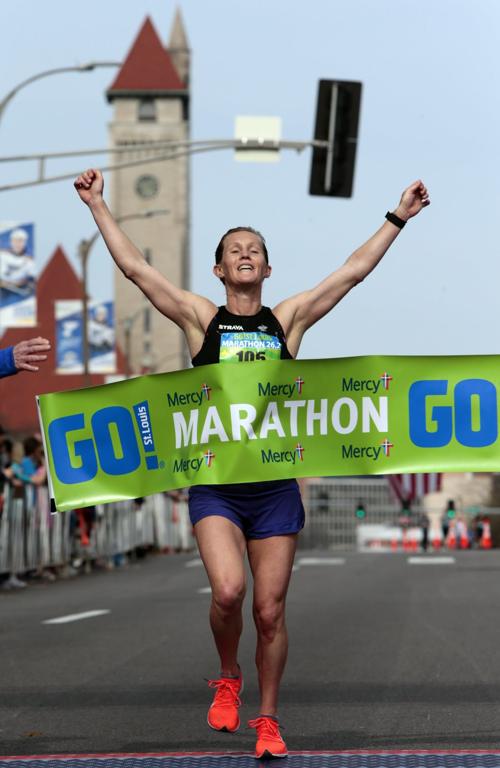 On a warm day for runners, two newcomers win at Go! St. Louis Marathon