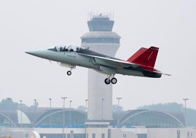 T-7A Red Hawk First Flight.