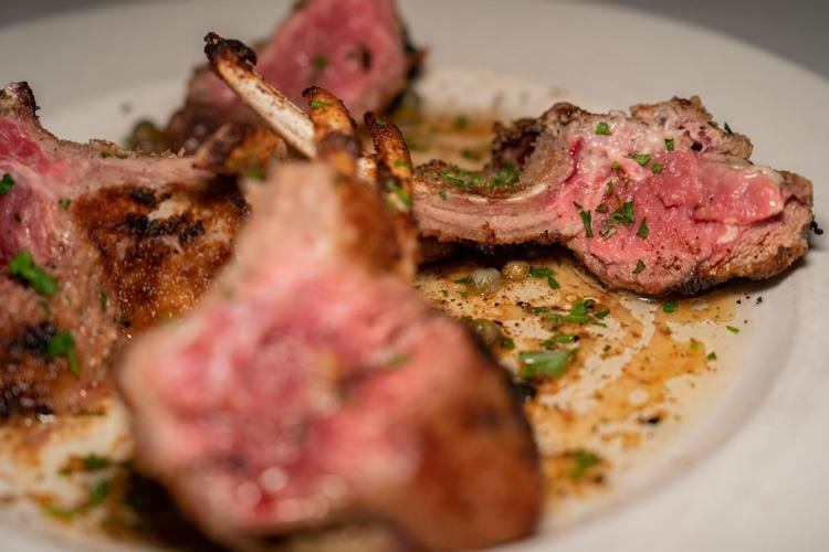 Review: Paul Manno's Restaurant