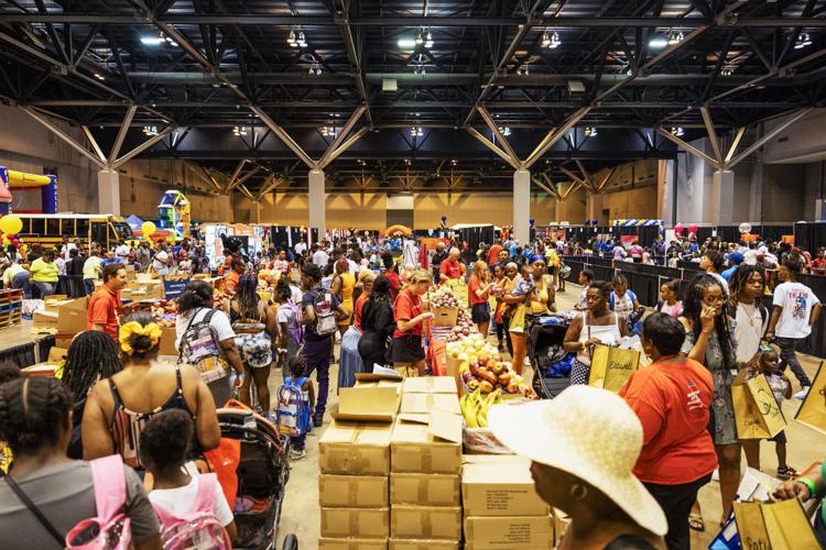 Thousands of students from the Ƶ region attend back to school festival
