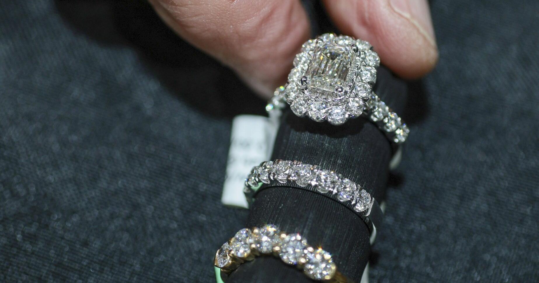Lab-grown diamonds are the real thing for less, St. Louis area jewelers say - Vimarsana News