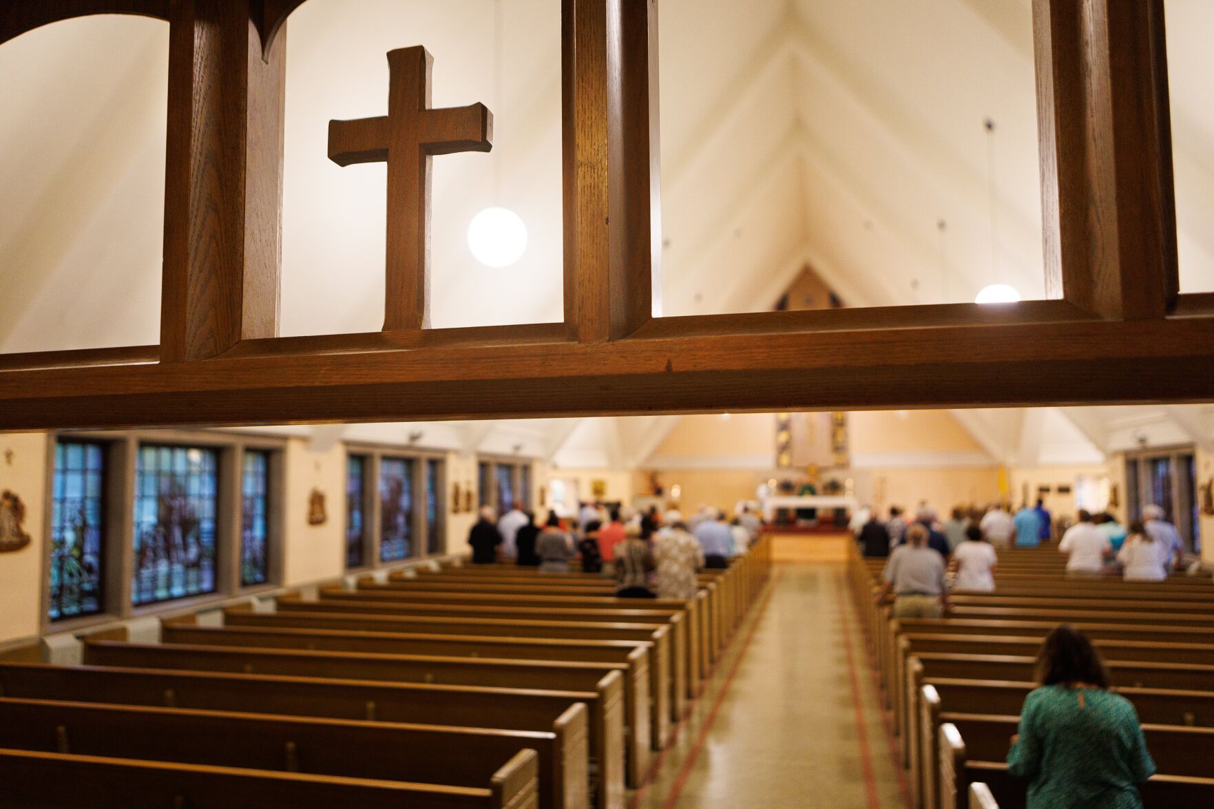 Final Mass at closing Catholic parishes across St. Louis brings
