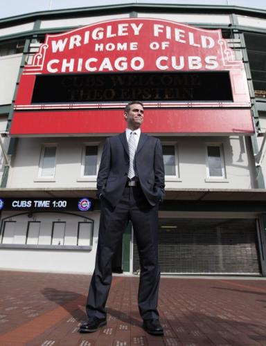 Chicago Cubs president Theo Epstein throws terrible first pitch