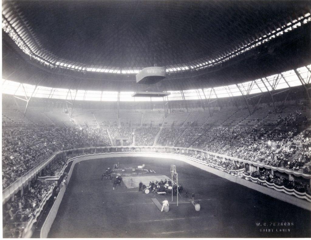 A Revelation Of Size And Symmetry The Night St Louis Got Its First Look At The Arena Sports Stltoday Com