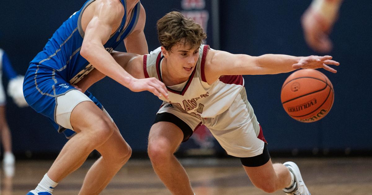 Gibault roars back in fourth quarter to top Freeburg for first win