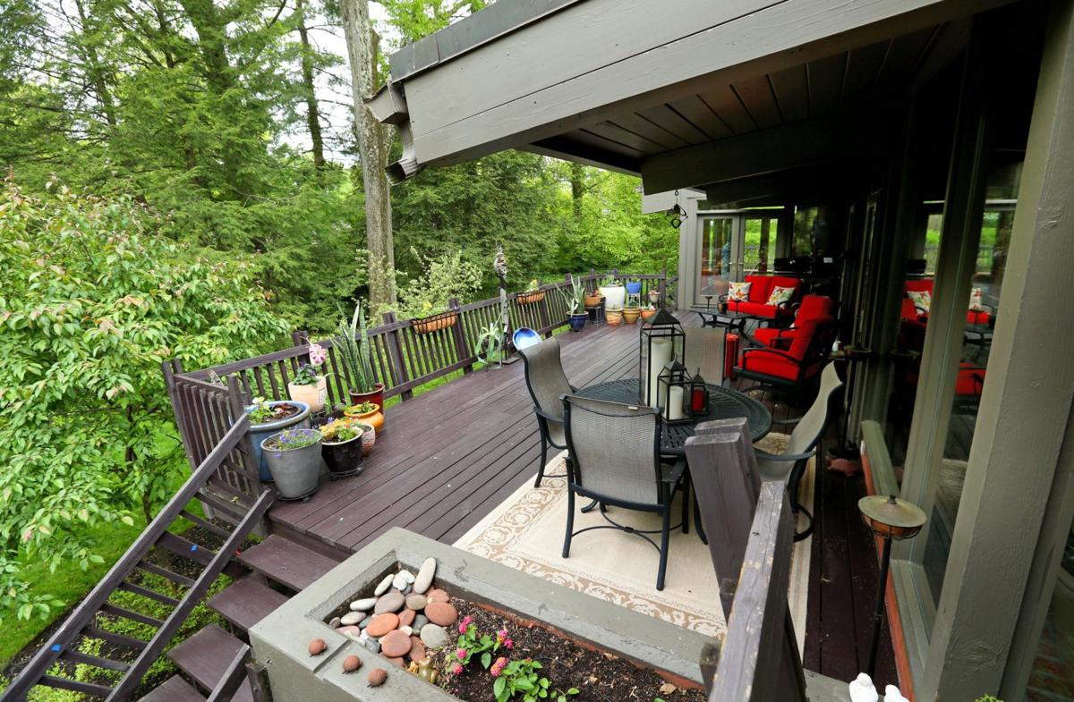 At home Couple finds nature, harmony in Creve Coeur home Home