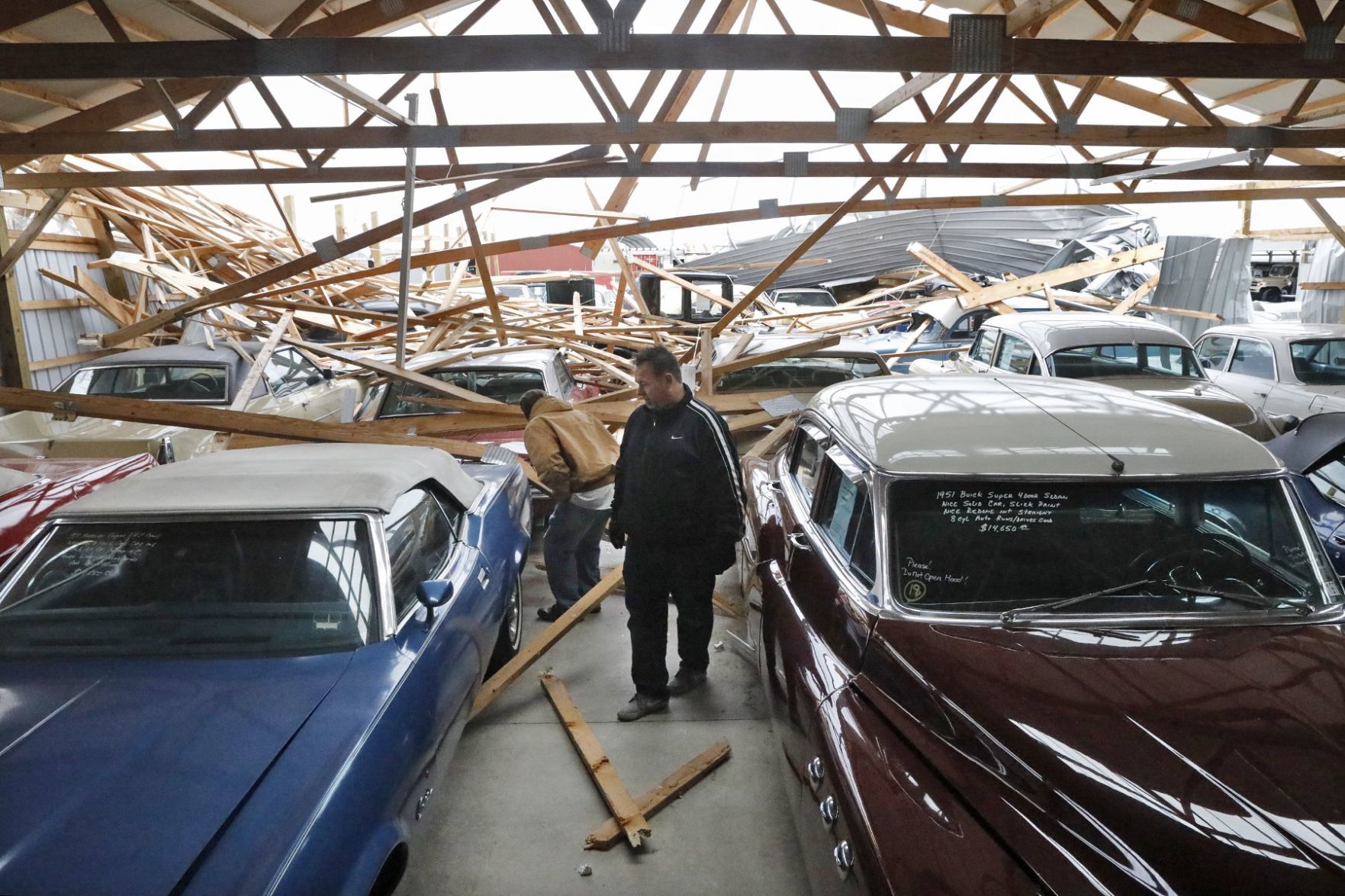 Tornado hits Country Classic Cars near Staunton Ill. less than 2