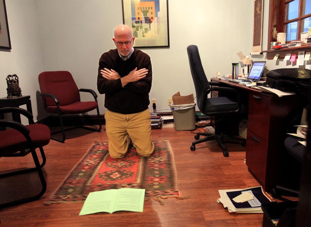 Priest acts as Muslim during 40 days of Lent