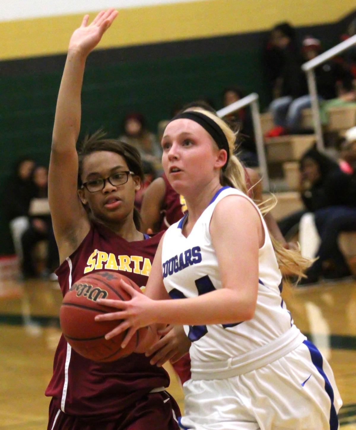 Lutheran St Charles Breaks Hazelwood East S Pressure As Kluesner