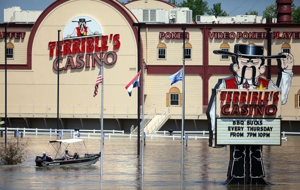 is horseshoe casino western iowa flooding