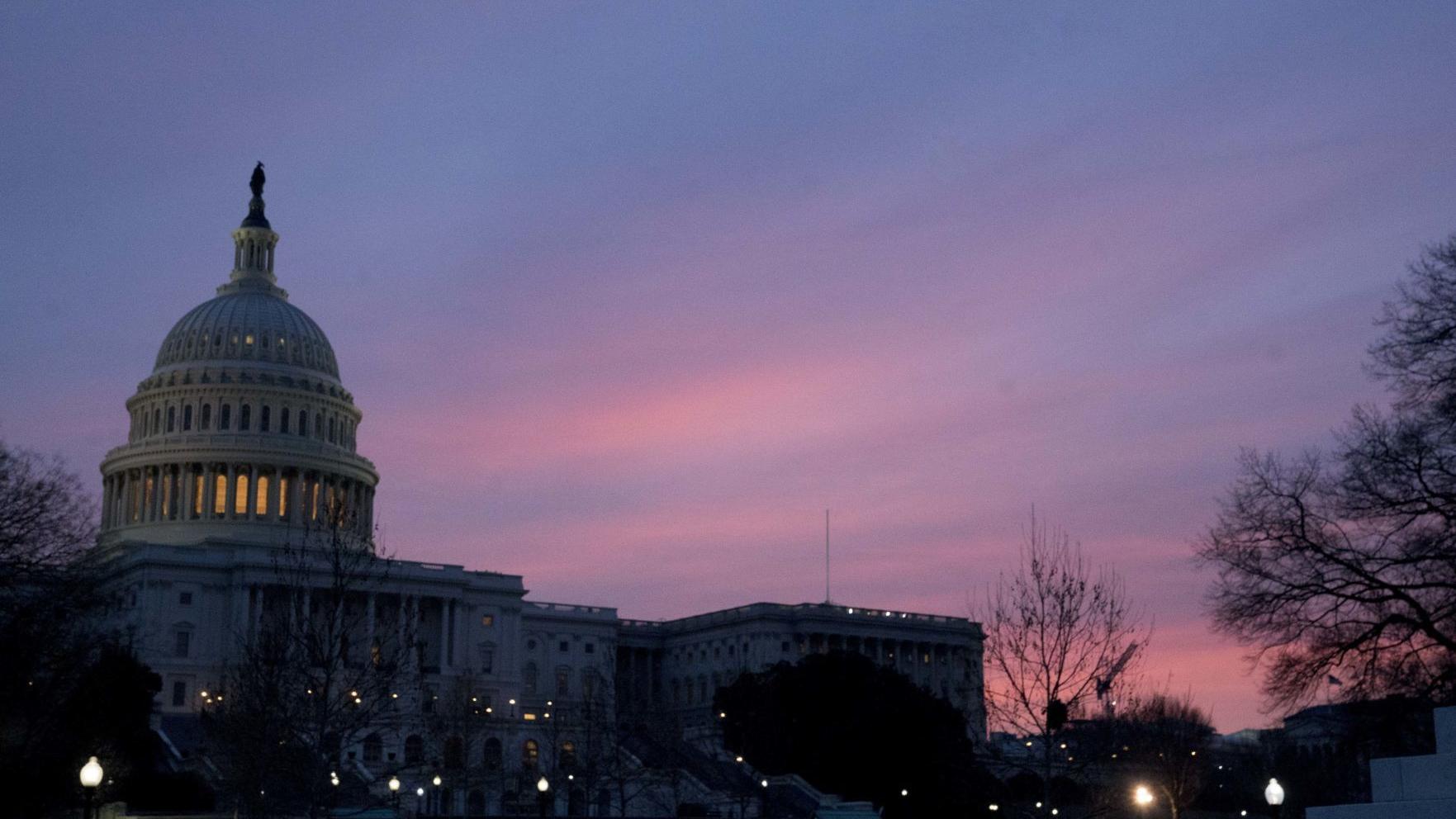 Your Sunday 6: Congress sworn in today; leaders homes vandalized; McClellan makes the case for a lunch drink