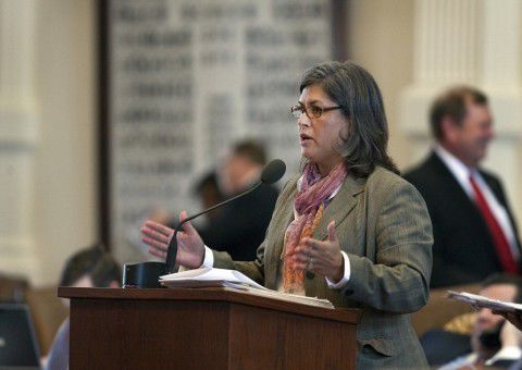Texas lawmaker debates bill on requiring sonograms