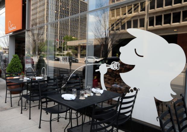 Best Kid Friendly Restaurants In St Louis Go List Sneak K St Louis Best Kid Friendly Restaurant Hot