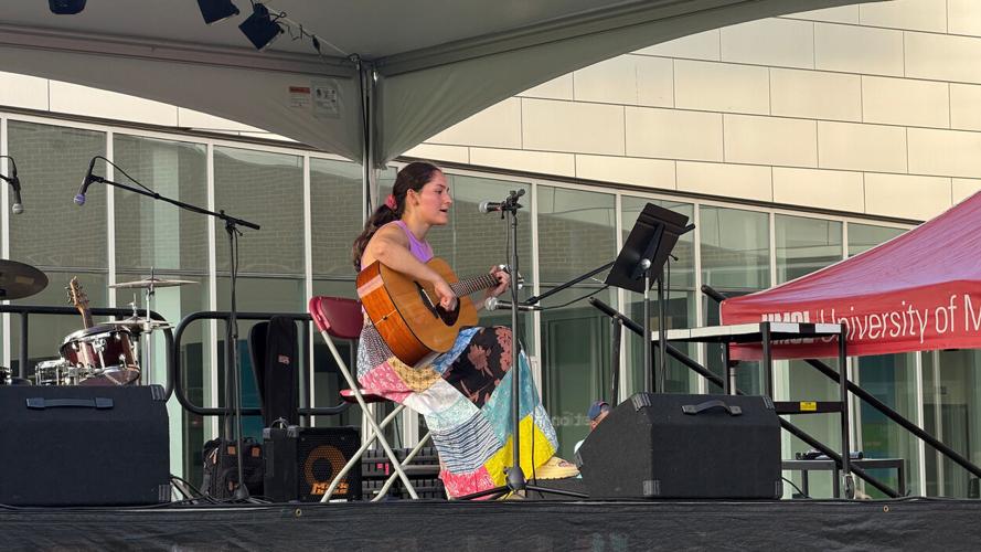 UMSL community makes merry during annual Mirthweek celebration
