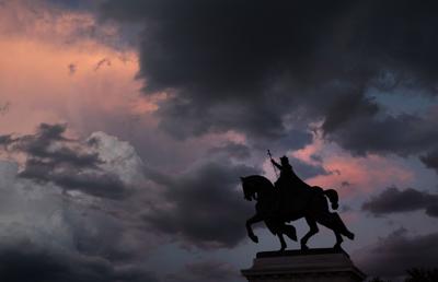 Signs of possible stormy Sunday