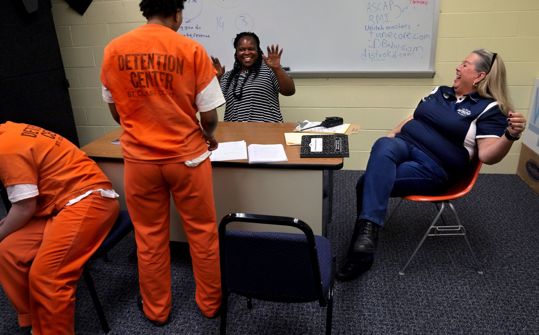 Hip-hop Therapy Program Helps Youth In Metro East Detention Center Get ...