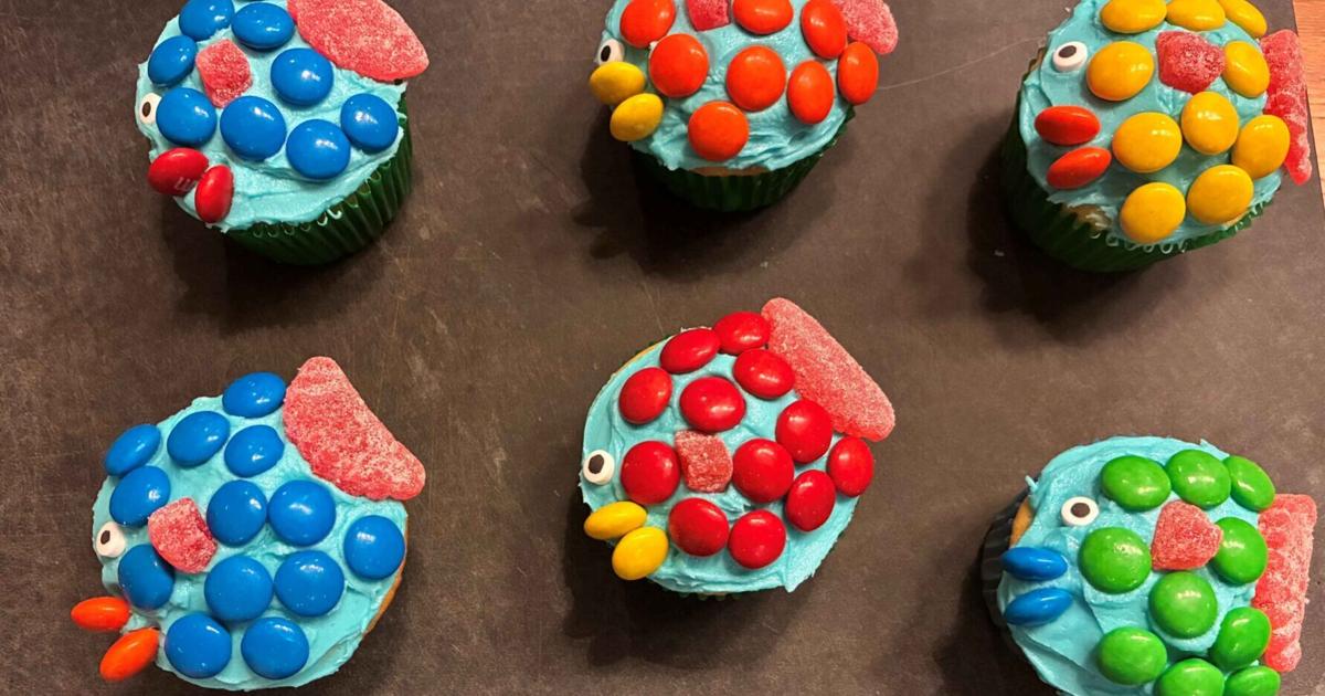 Volunteers make birthday cakes for St. Louis kids in foster care