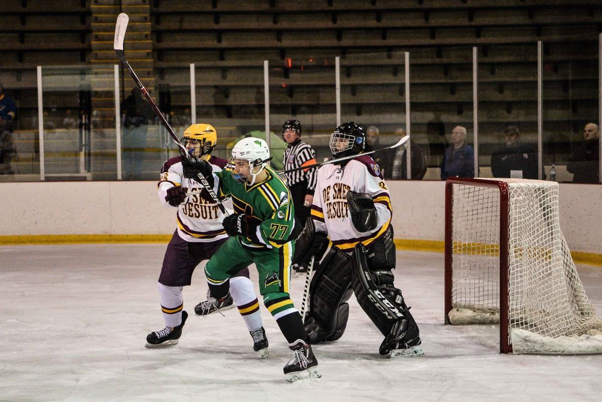 Wilhelm's goal punctuates De Smet offensive explosion in 81 win over